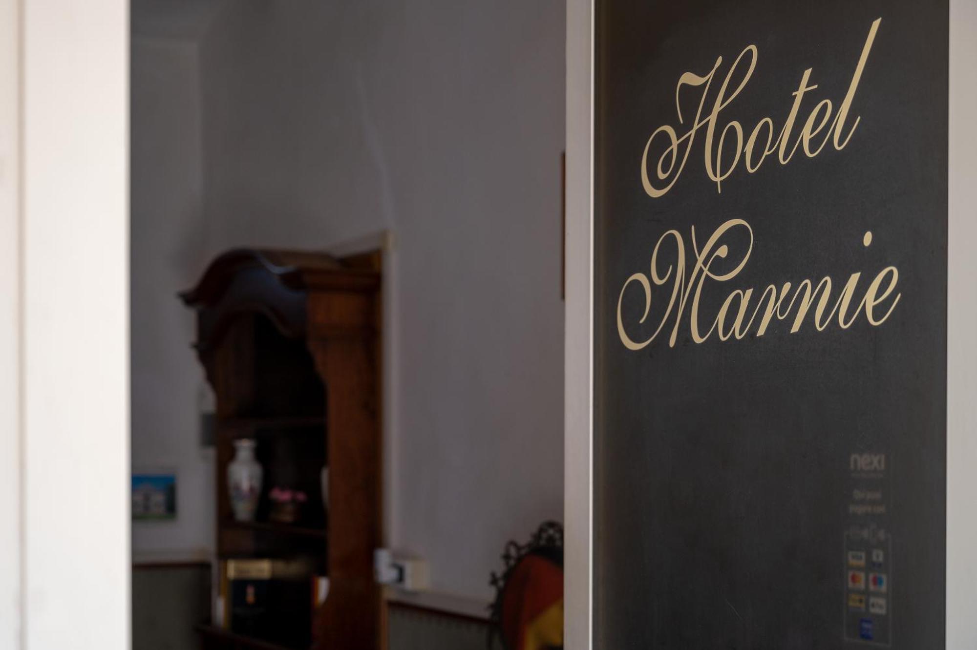 Hotel Marnie Massarosa Bagian luar foto