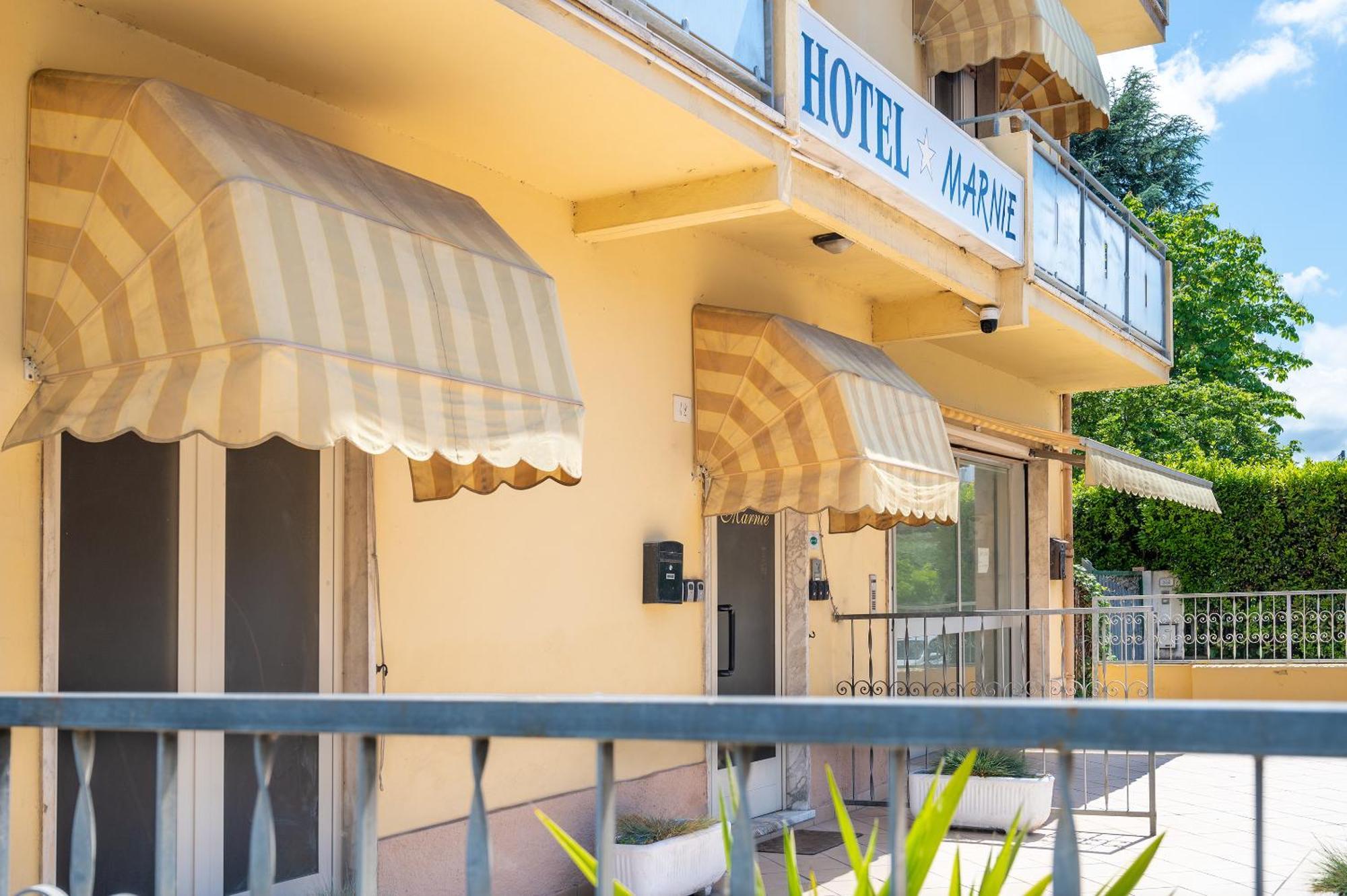 Hotel Marnie Massarosa Bagian luar foto