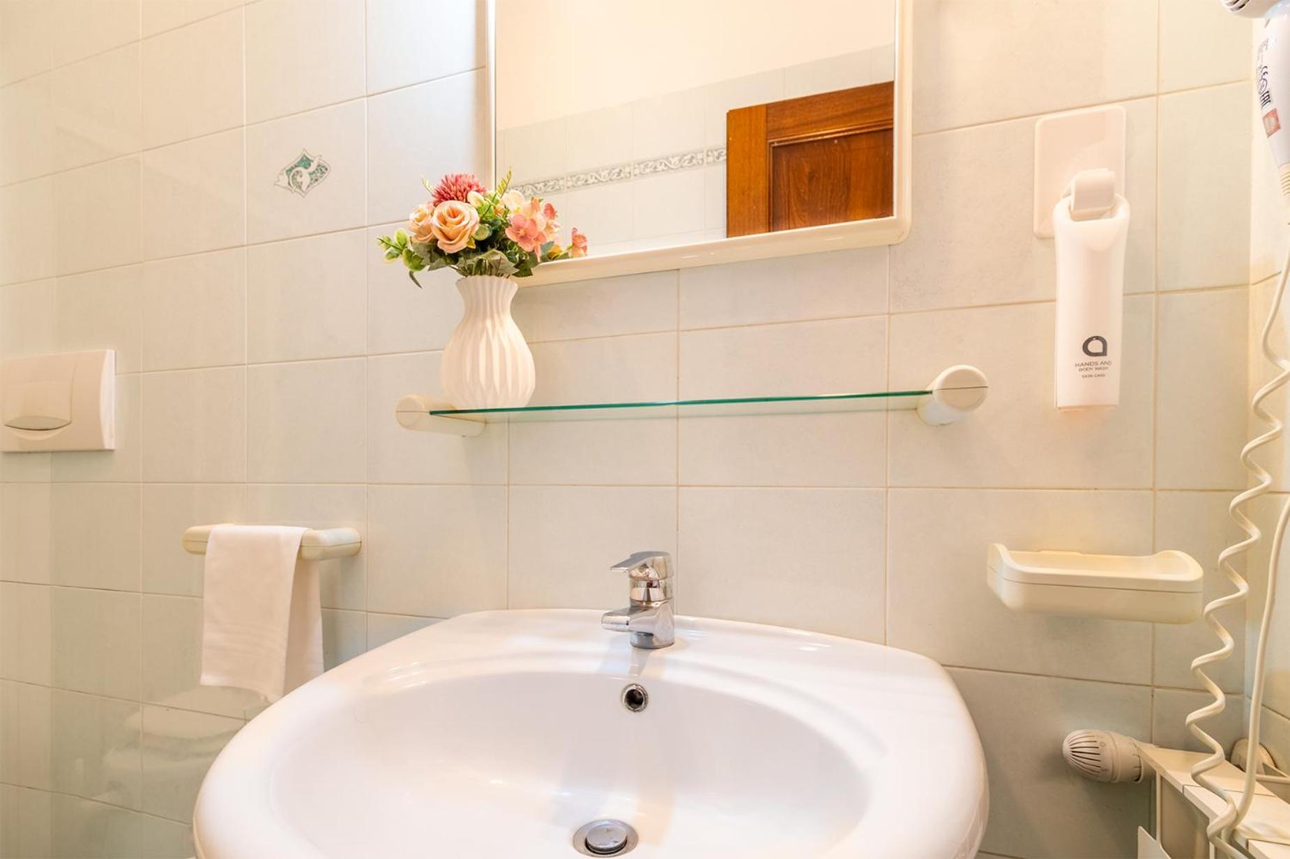Hotel Marnie Massarosa Bagian luar foto